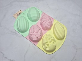 Molde silicona tricolor 6 huevos grandes diferentes